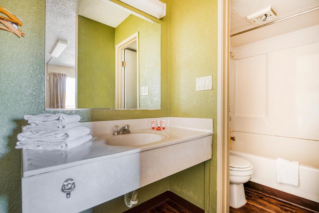 Oyo Hotel Tucson Downtown المظهر الخارجي الصورة