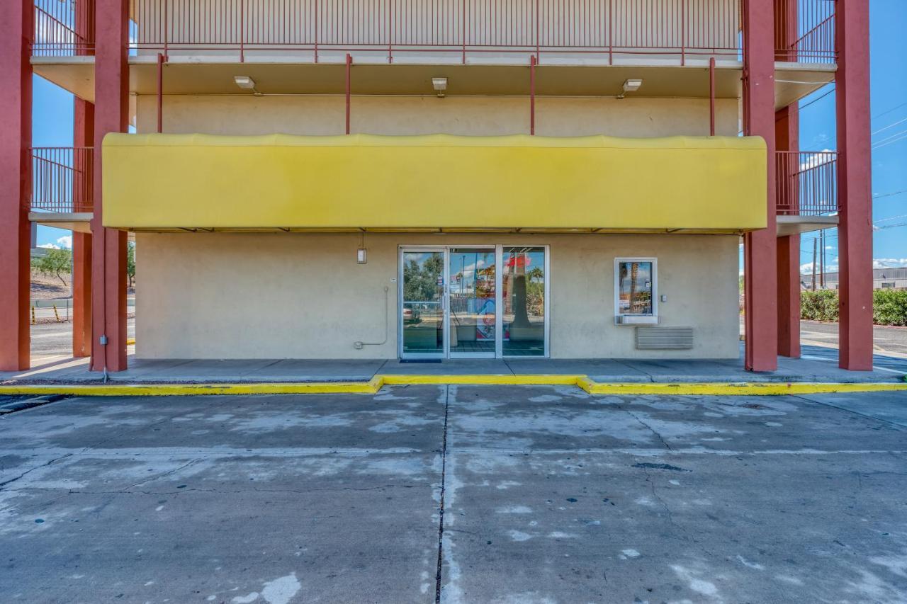 Oyo Hotel Tucson Downtown المظهر الخارجي الصورة